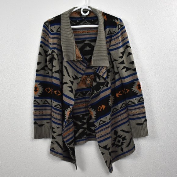 Bobeau Long Sleeve Cardigan Sweater Size Medium Gently Used Condition - Picture 2 of 5